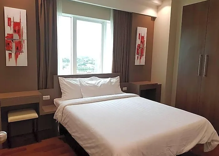 Comfysuites 2br At Padgett Place Near Ayala Mall