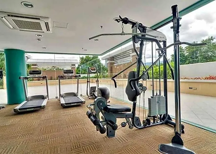 Comfysuites 2br At Padgett Place Near Ayala Mall Hotel 4*